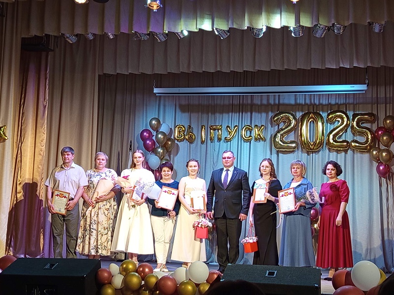 Выпускные вечера 9 и 11 классов Глядянской СОШ.