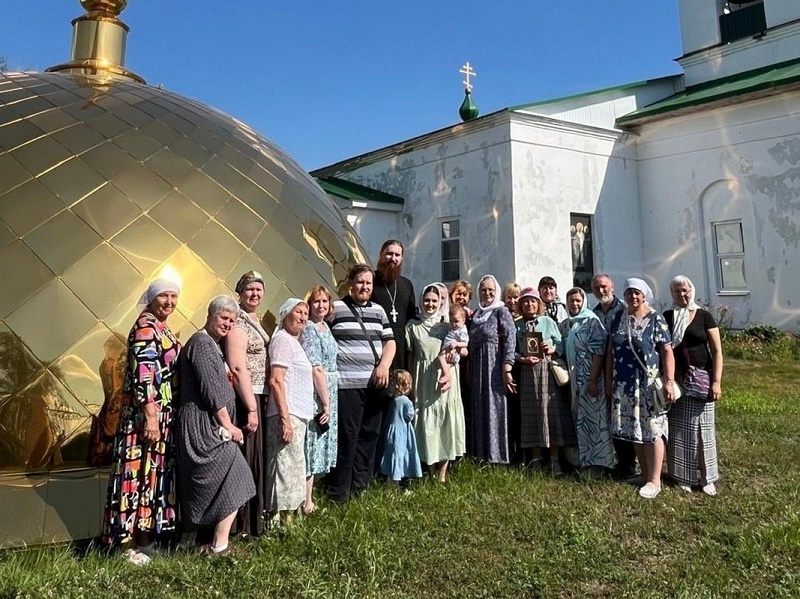 Паломники со всей России побывали в селе Утятское.