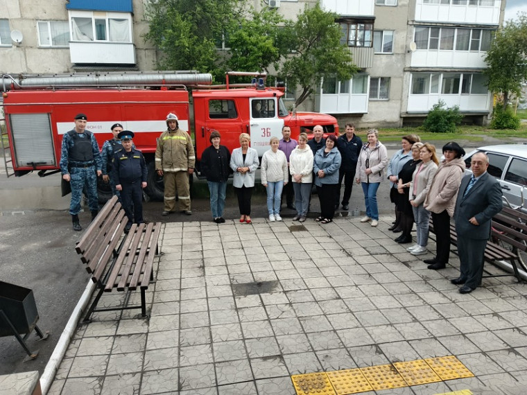 Действия при возникновении возгорания или пожара в здании суда. Действия при возникновении возгорания или пожара в здании суда.